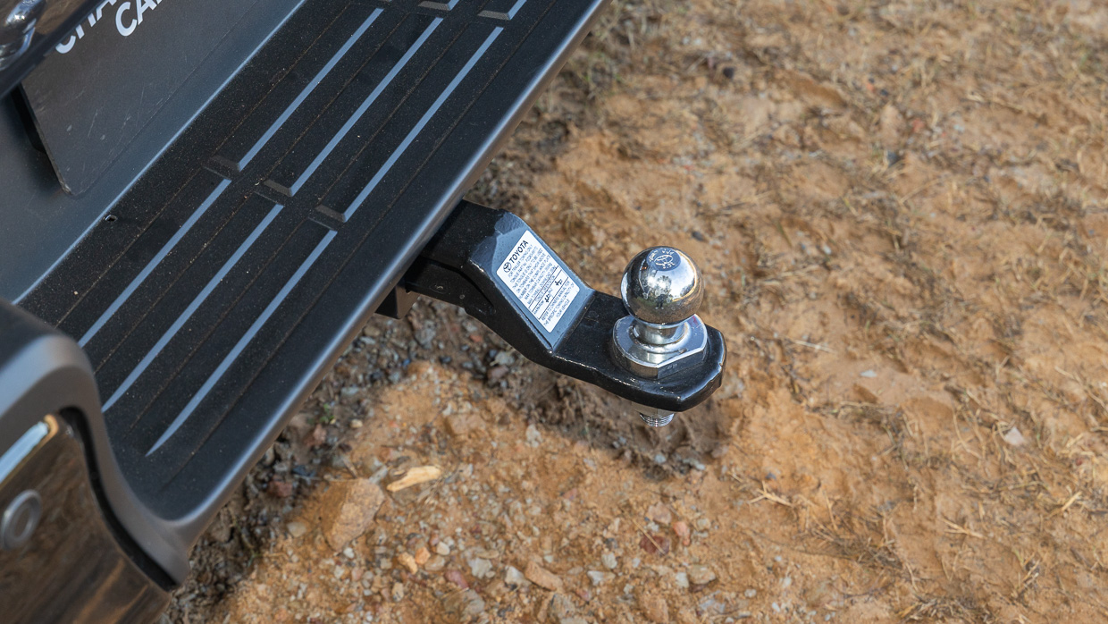 Toyota Hilux SR5 2025 Bar de remorquage