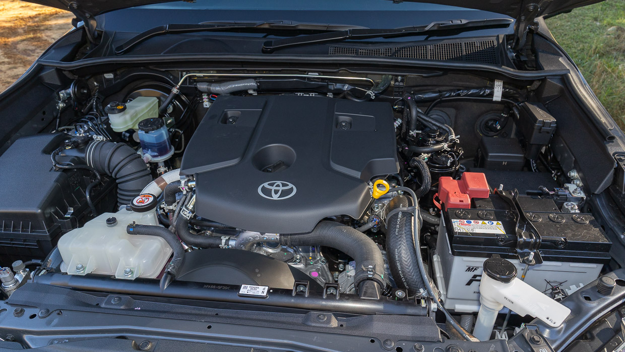 Toyota Hilux SR5 2025 Moteur 2