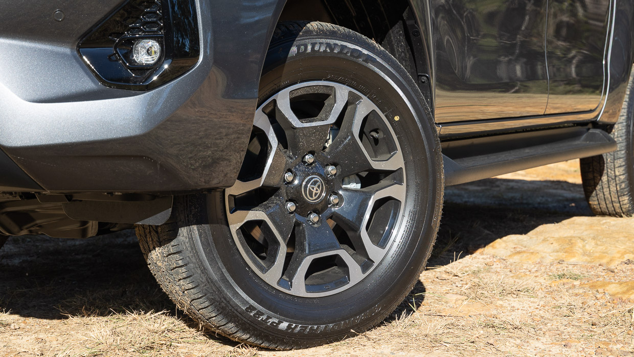 Toyota Hilux SR5 2025 roue