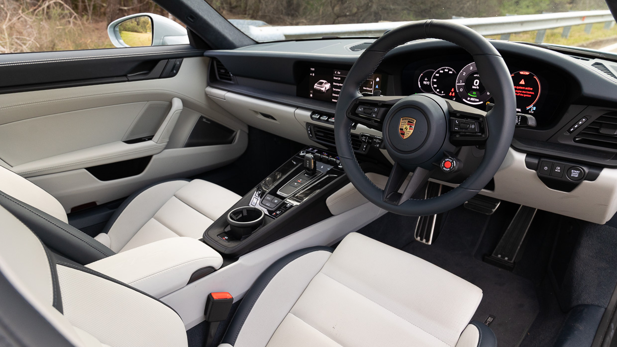 Porsche 911 GTS T 2025 intérieur