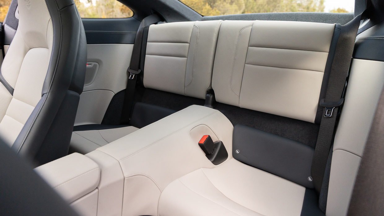 Porsche 911 GTS T 2025 siège arrière intérieur