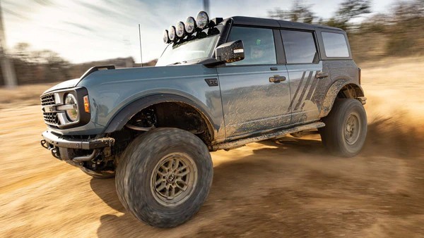 Vaughn Gittin Bronco RTR ROVR at speed on dirt