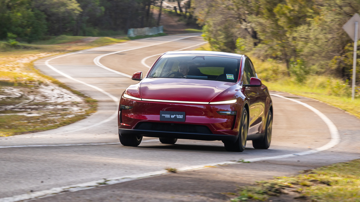 Tesla Model Y Rwd 2025 Driving 5