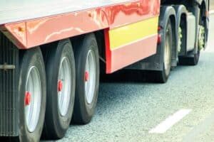 Optimiser la gestion des péages pour les poids lourds : bonnes pratiques pour les transporteurs