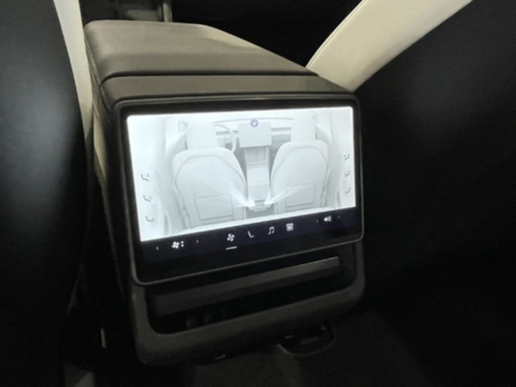 Lo spazio per la testa è un po' limitato per le persone alte