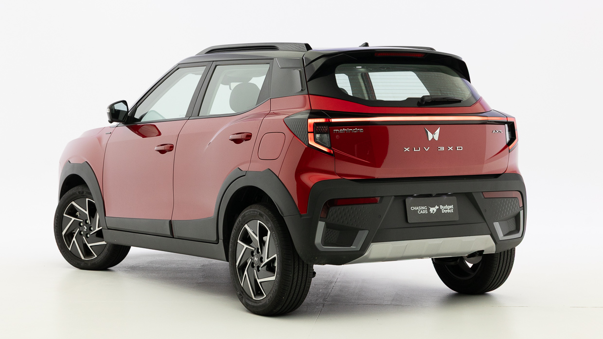 Mahindra XUV3XO 2025 arrière 3/4
