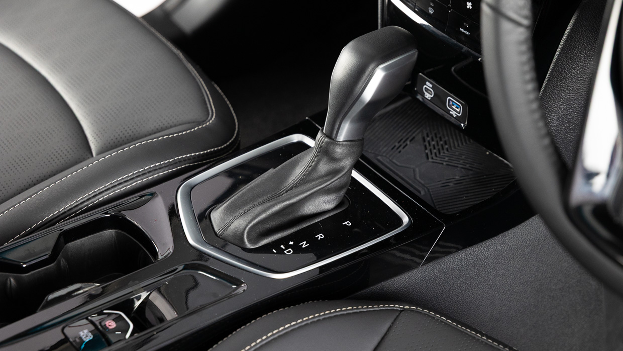 MAHINDRA XUV3XO AXL7 2025 SHIFTER INTÉRIEUR