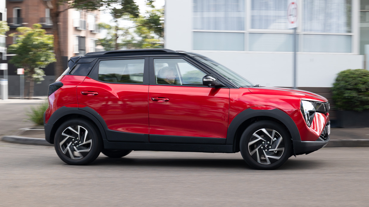 MAHINDRA XUV3XO AXL7 2025 CONDUCTION