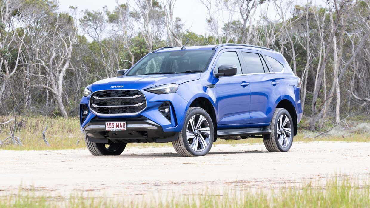 Front Isuzu Mu-X LS-T 2025