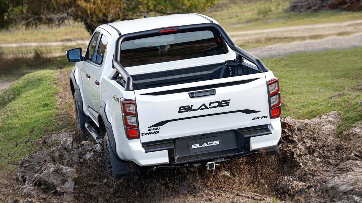 Isuzu D-Max Blade 2025 Mud arrière