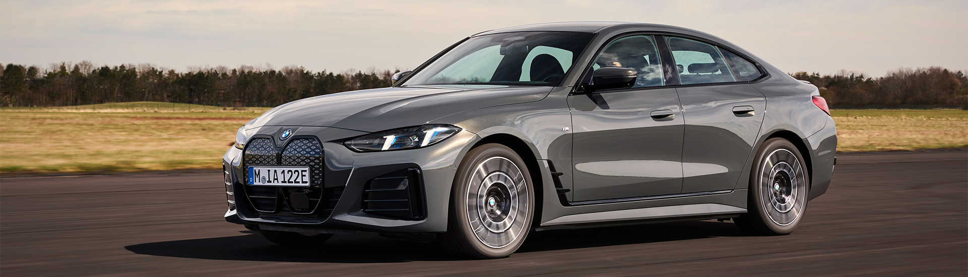 BMW i4 2026 : la gamme révisée de véhicules électriques monogrades est confirmée comme une alternative allemande luxueuse aux Tesla Model 3, Polestar 2 et BYD Seal