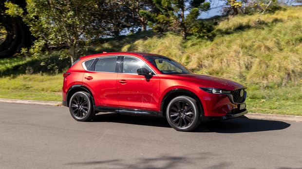 Mazda CX-5 GT SP Turbo 2023 côté conduite