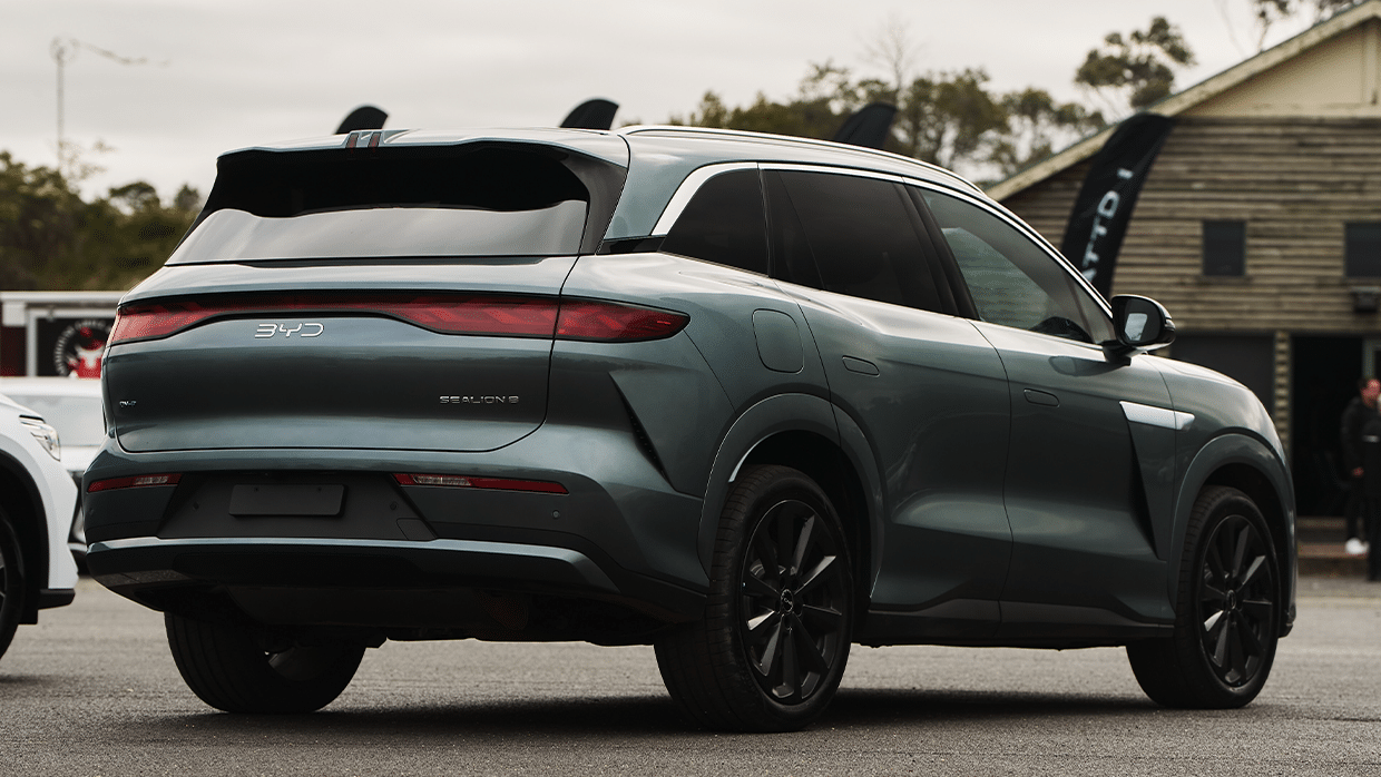 BYD Sealion 8 2026 : spécifications techniques révélées pour les prochains rivaux du plug-in Mitsubishi Outlander et Chery Tiggo 9