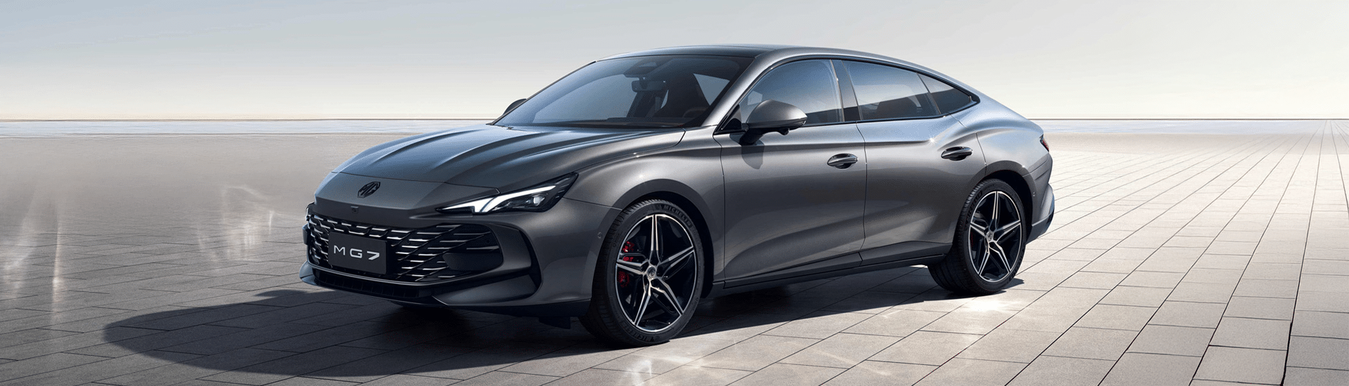 MG lance la berline MG7 turbo à traction avant qui devrait rivaliser avec la Toyota Camry et la Hyundai Sonata