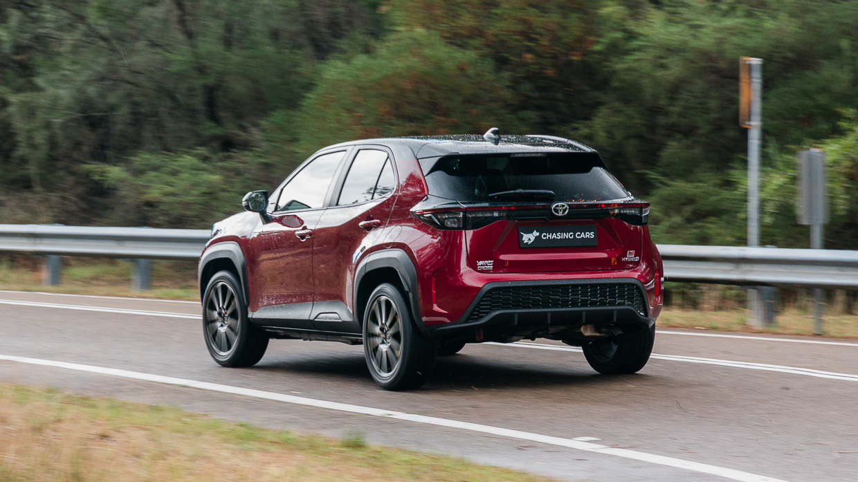 Toyota Yaris Cross GR Sport hybride 2023 conduite arrière 5