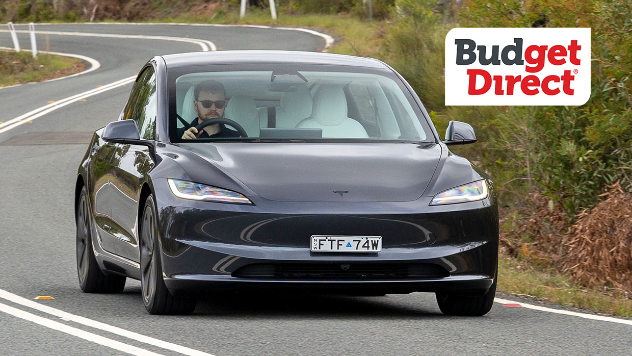 Tesla Model 3 avec examen à long terme de la conduite entièrement autonome