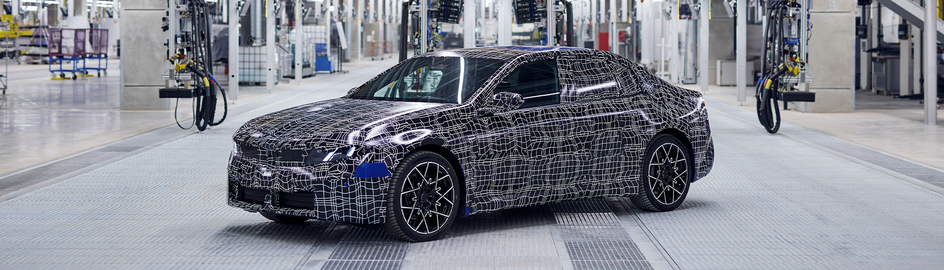 La première BMW Série 3 électrique quitte la chaîne de production, la révélation de l'i3 est prévue pour les mois à venir