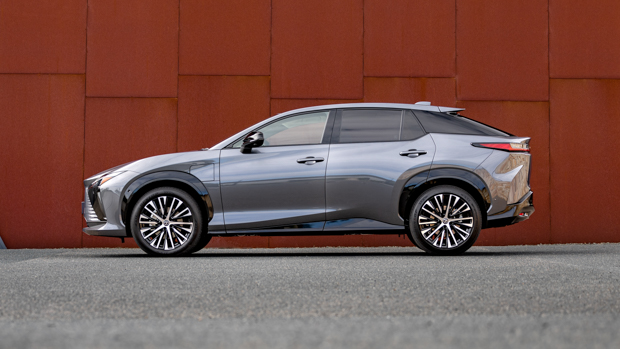 Lexus RZ 450e Sports Luxe 2023 côté